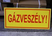 Gázveszélyt jelző tábla műanyag 66x30